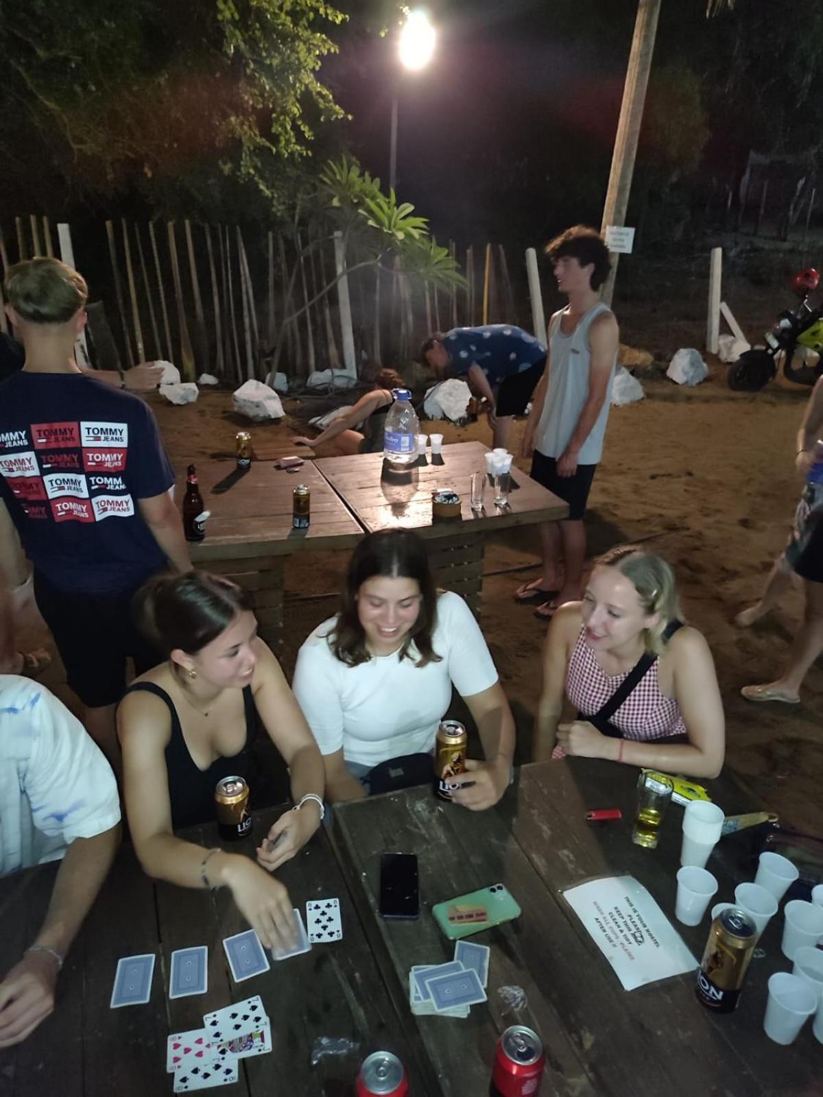 Hangover Hostels อารูกัมเบย์ ภายนอก รูปภาพ